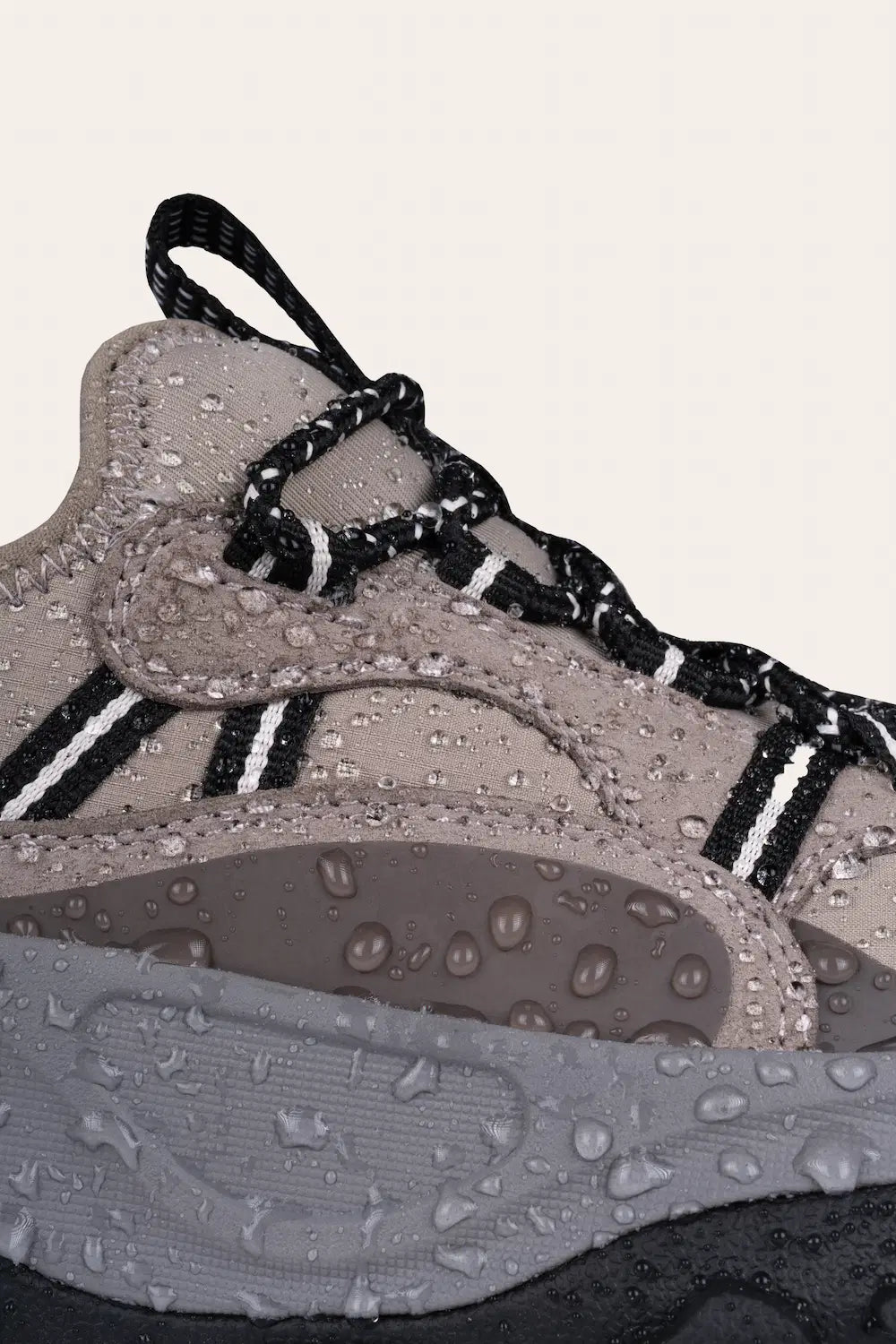 Men's Motu Sneaker - Dark Gravitate/Black - Image 7